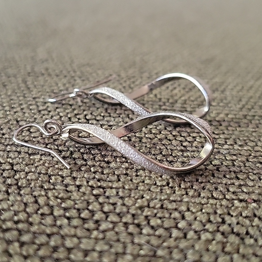 Silver Earings - Picture 2 of 3